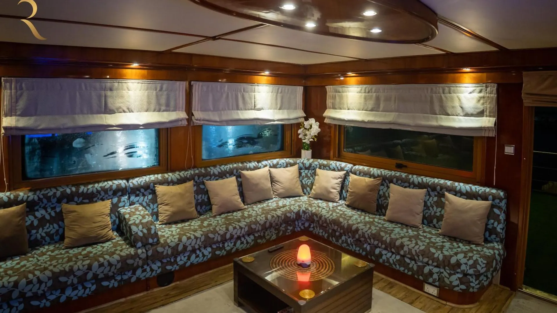 Апартаменты A Serene Getaway Loloa Pleasure Houseboat Абу-Даби ОАЭ