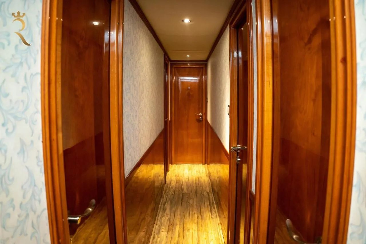 A Serene Getaway Loloa Pleasure Houseboat Apartman Abu Dzabi