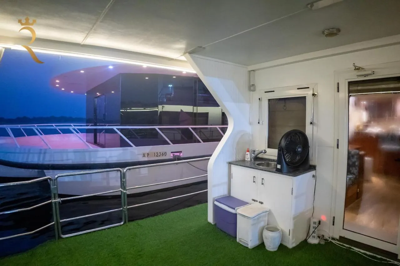 A Serene Getaway Loloa Pleasure Houseboat Apartman Abu Dzabi