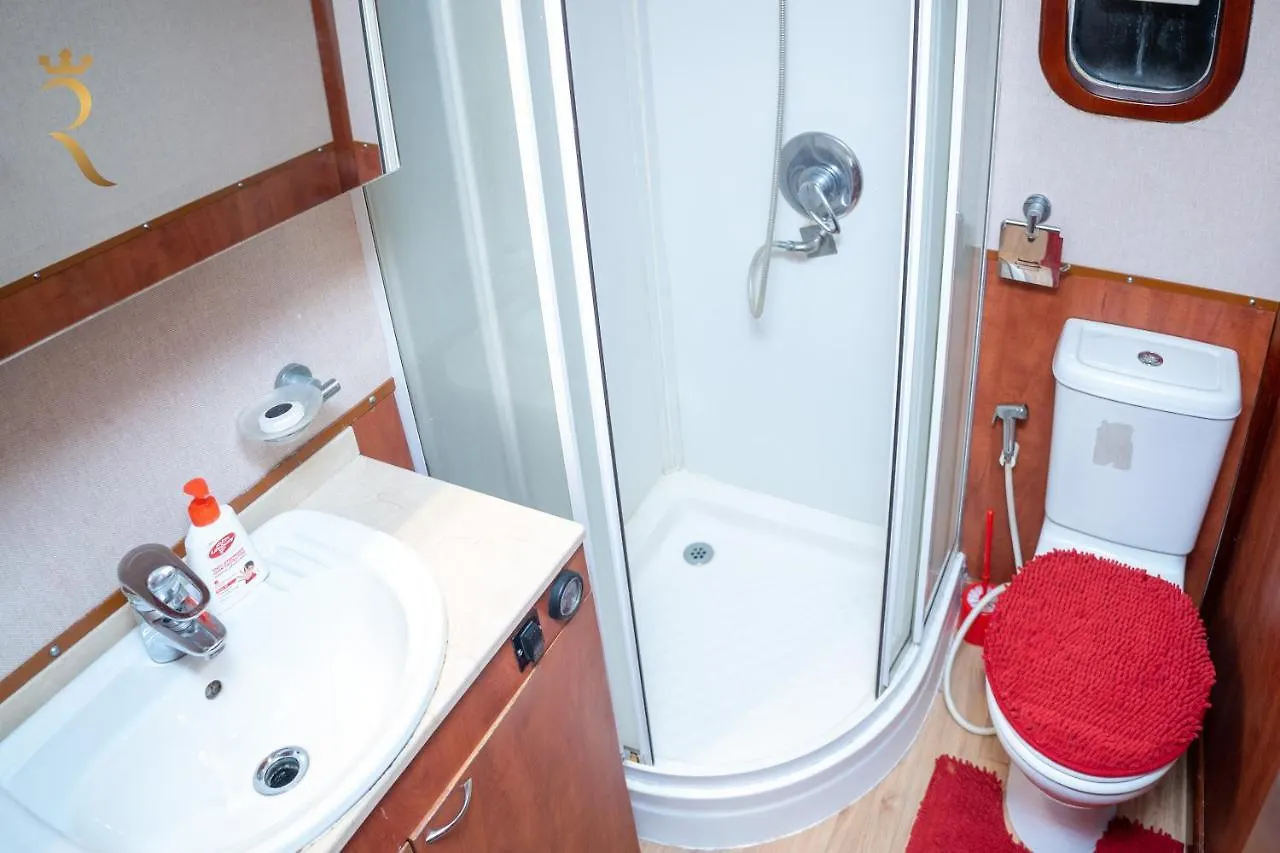 A Serene Getaway Loloa Pleasure Houseboat Apartman Abu Dzabi 0*,