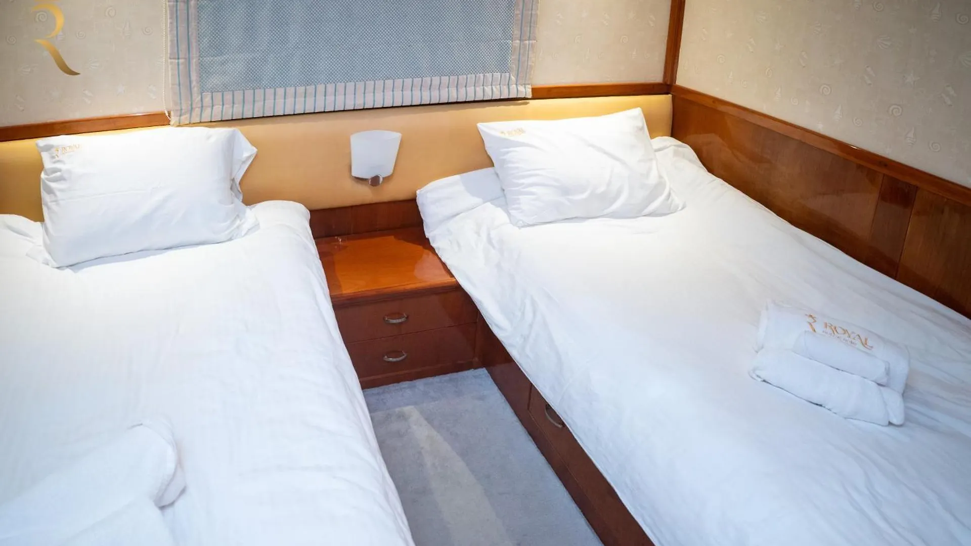 A Serene Getaway Loloa Pleasure Houseboat Apartman Abu Dzabi